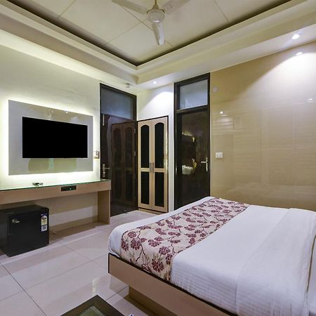 Hotel Baba Deluxe Near New Delhi Railway Station And City Center -By Rcg Hotels Exterior photo