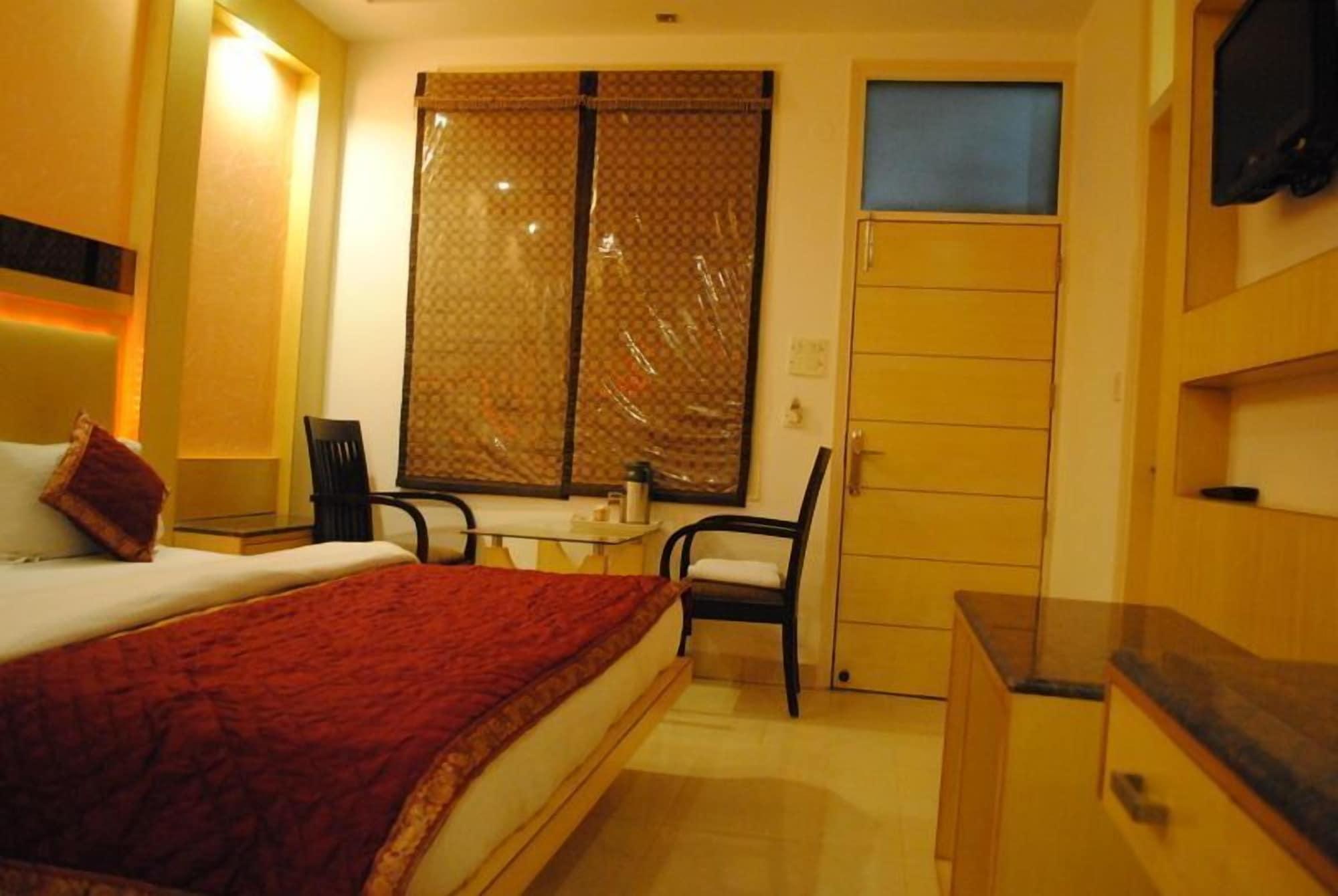 Hotel Baba Deluxe Near New Delhi Railway Station And City Center -By Rcg Hotels Exterior photo