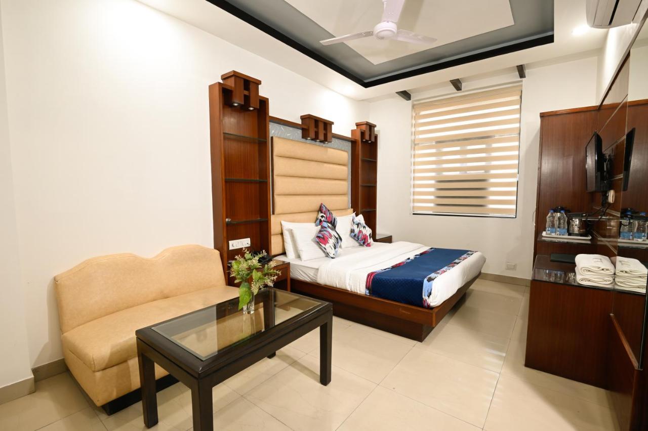 Hotel Baba Deluxe Near New Delhi Railway Station And City Center -By Rcg Hotels Exterior photo