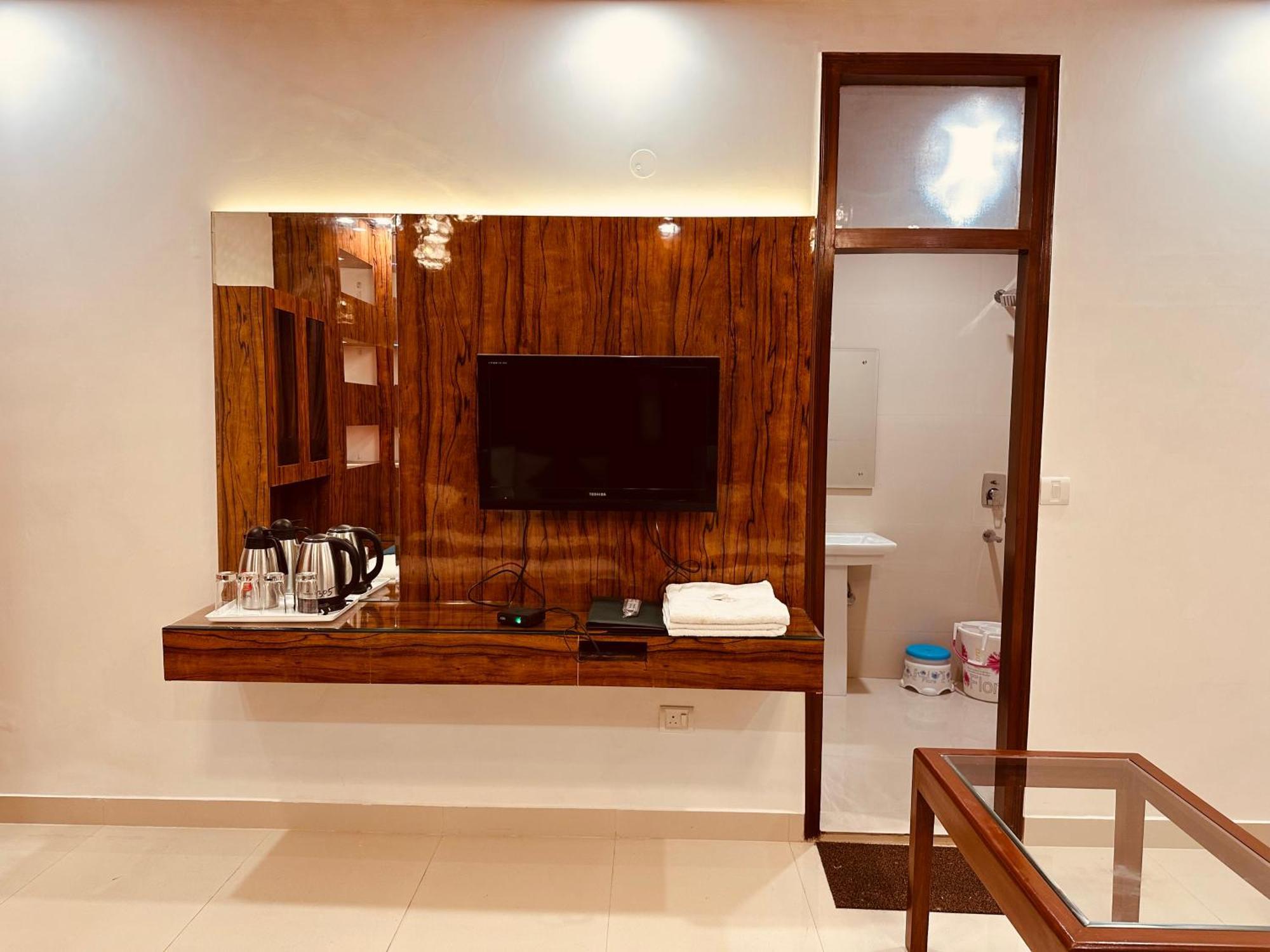 Hotel Baba Deluxe Near New Delhi Railway Station And City Center -By Rcg Hotels Exterior photo