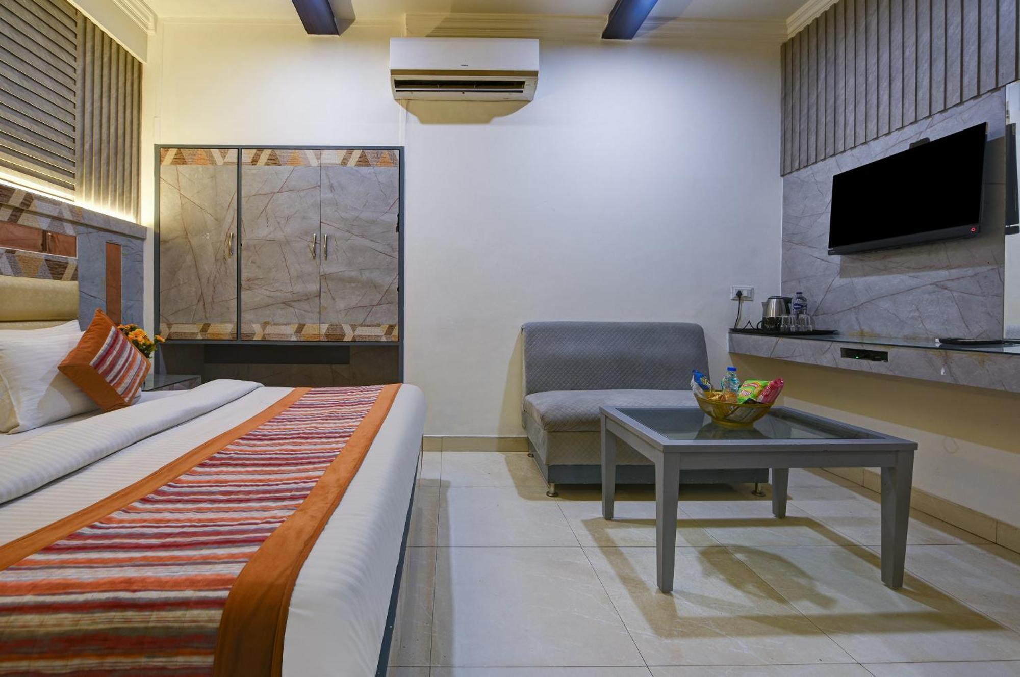 Hotel Baba Deluxe Near New Delhi Railway Station And City Center -By Rcg Hotels Exterior photo