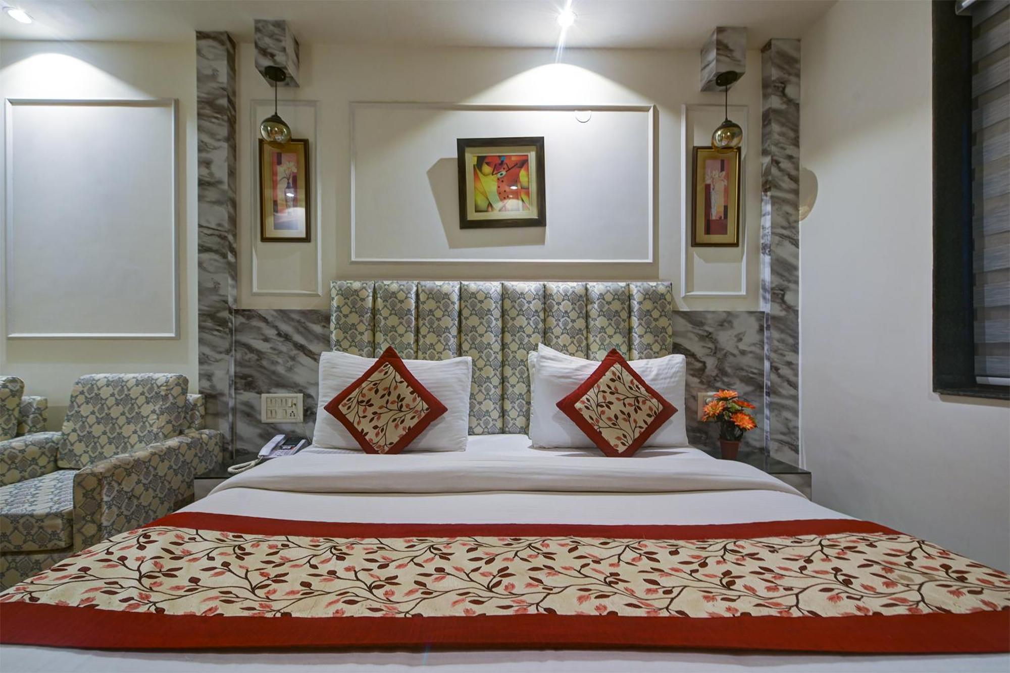 Hotel Baba Deluxe Near New Delhi Railway Station And City Center -By Rcg Hotels Exterior photo