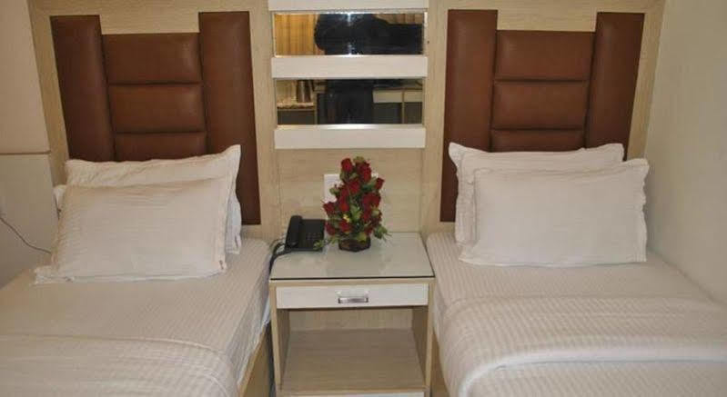 Hotel Baba Deluxe Near New Delhi Railway Station And City Center -By Rcg Hotels Exterior photo